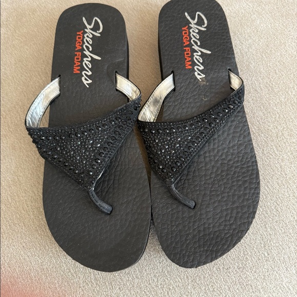 Skechers flip flops, size 10 - Picture 1 of 3